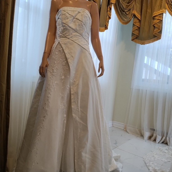 wedding dresses - Picture 7 of 16